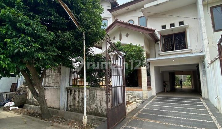 Dijual Rumah Halaman Luas Di Mega Cinere