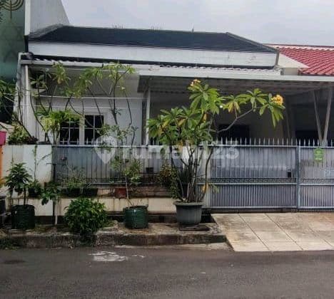 Turun Harga Dijual Rumah Cantik Terwat Lokasi Jakarta Barat