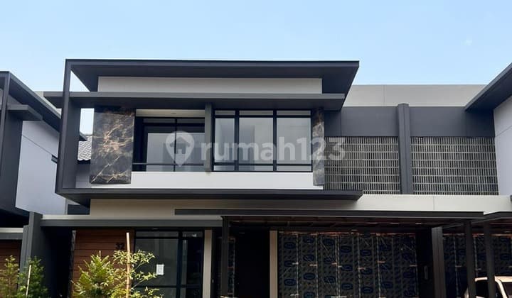 Premium New House in Nilapadmi - Large Size & Complete Facilities!