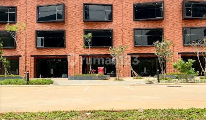 Disewakan Ruko Premium Hadap Jalan Elevee Promenade!