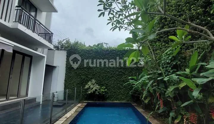 For Rent Rumah 3 LT Dalam Cluster Private Pool di Kemang Jak- Sel