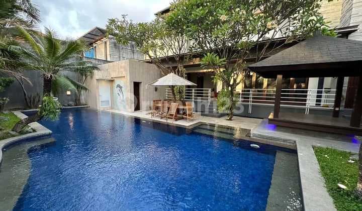 Rumah Mewah Style Villa Kebo Iwa Denpasar Bali