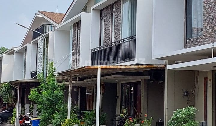 FOR RENT RUMAH 2 LANTAI TERAWAT FULL FURNISH DALAM CLUSTER CONDET JAKTIM