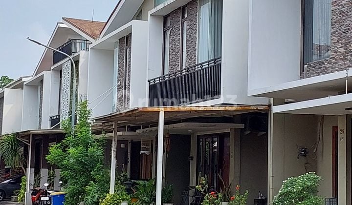 FOR RENT RUMAH 2 LANTAI TERAWAT FULL FURNISH DALAM CLUSTER CONDET JAKTIM