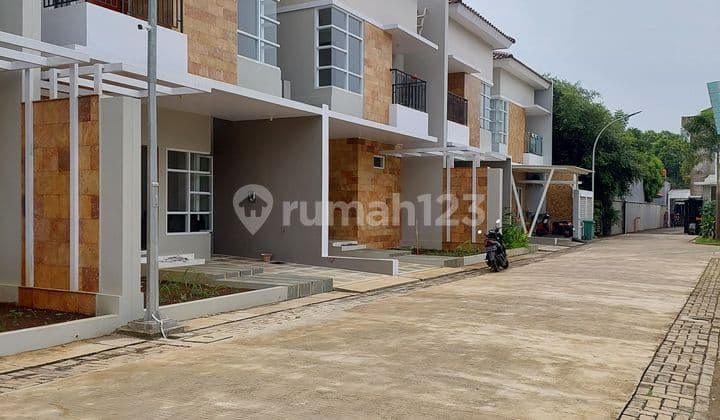 FOR SALE RUMAH 2 LANTAI DALAM CLUSTER CONDET JAKTIM