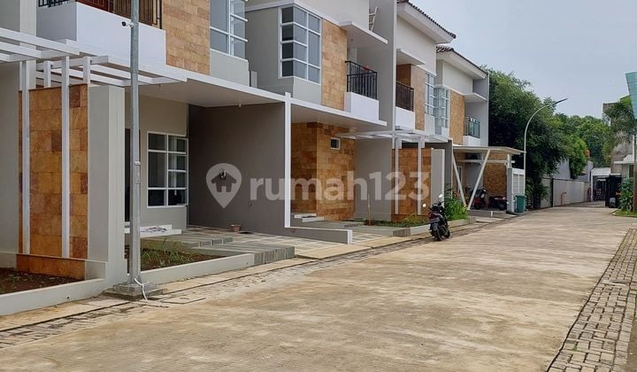 FOR SALE RUMAH 2 LANTAI DALAM CLUSTER CONDET JAKTIM