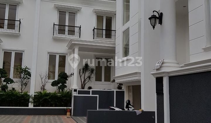 For Sale Rumah 3 Lantai Dalam Town House Privat Pool Ampera Jaksel