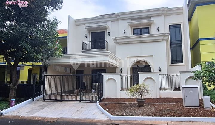 Rumah dengan Kolam Renang Siap Huni di Cibubur