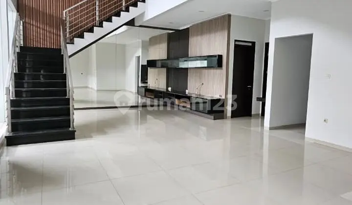 Rumah 2 Lantai Mininalis Modern di Cluster Batununggal