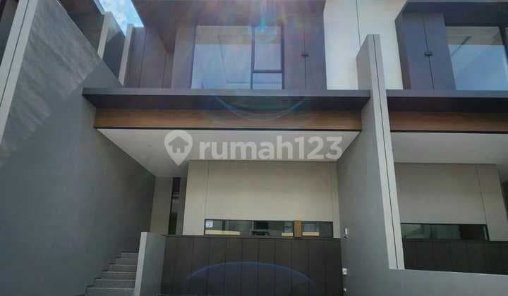 Rumah Bagus Siap Huni Di Setraduta Grande Corner