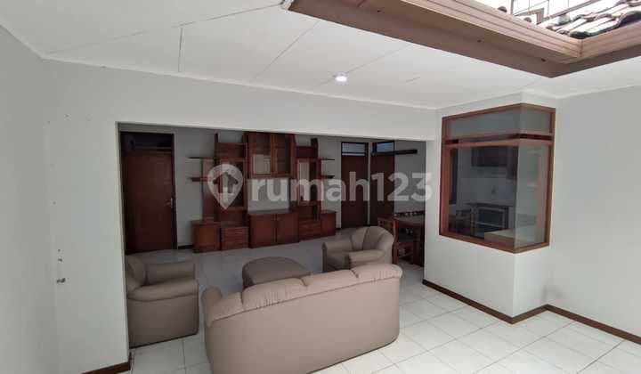 Rumah Bagus Di Perumahan Batununggal