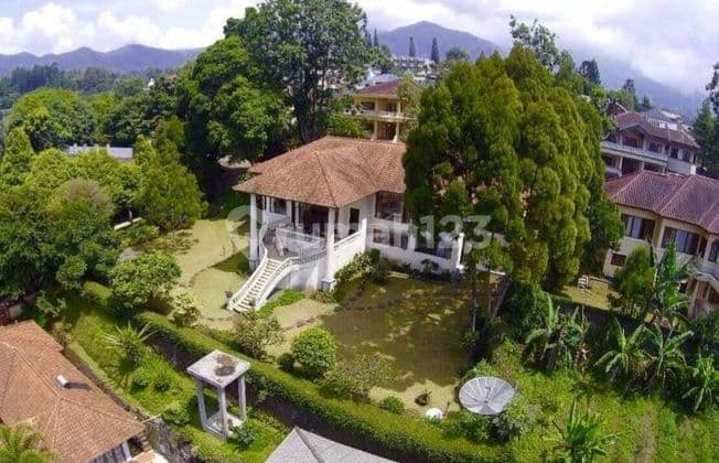Villa Puncak Bogor Dijual Cepat. Lokasi Strategis Dalam Komplek