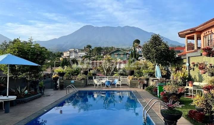 Fully Furnished Villa in Puncak Taman Safari. Good View, Accessible by Bus.