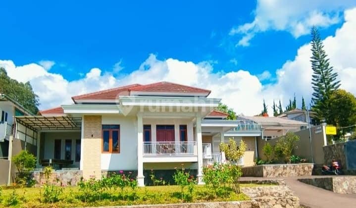 Villa Puncak, Brand New Full Furnished Strategis Dekat Safari