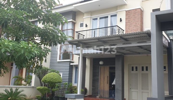 Bebas Banjir, Rumah, 2 Lantai, SHM, Siap Huni