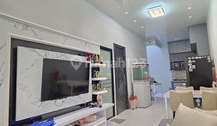 3-Story Fully Furnished House in Metland Menteng Housing Estate.