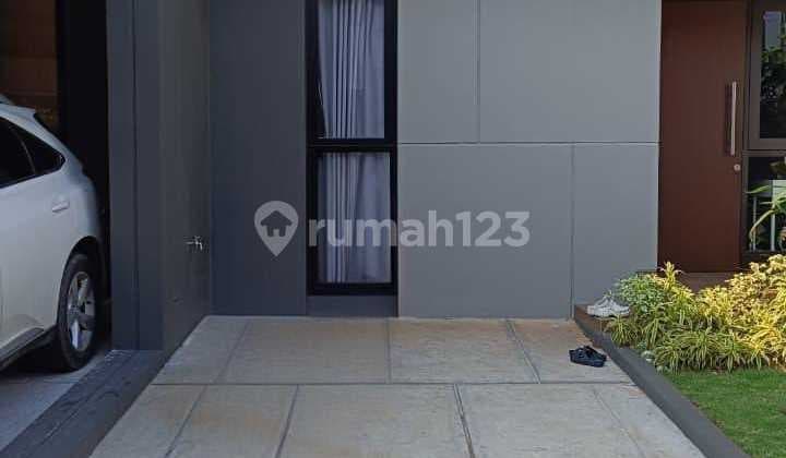 Rumah di Summarecon Crown Gading, Cluster Regia, Bekasi.