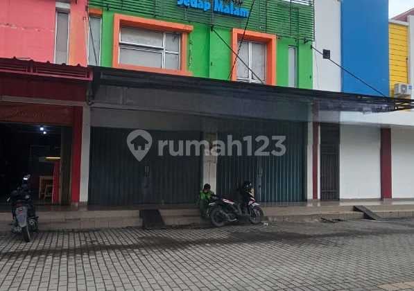 Dijual Ruko Gandeng 2,5 Lantai di Harapan Indah, Bekasi