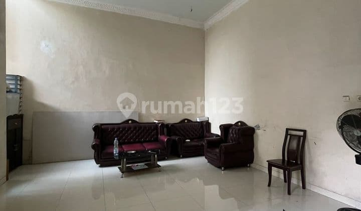 For Sale Quickly, 3-Story House in Skip Ujung Area, East Jakarta