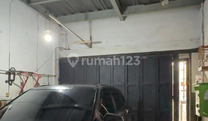 City Center Winged Karapitan 3-Storey Shophouse