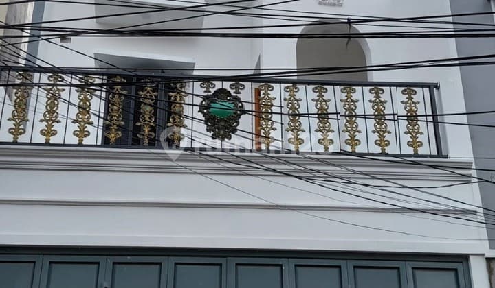 rumah strategis di jembatan lima dekat glodok