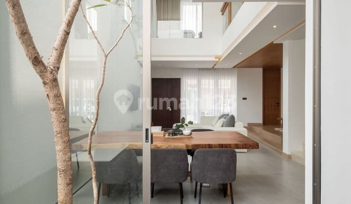 Dijual Rumah Super Cantik Dan Nyaman Lokasi Strategis Siap Huni Konsep Hunian Modern Rumah Lainnya di Cipondoh