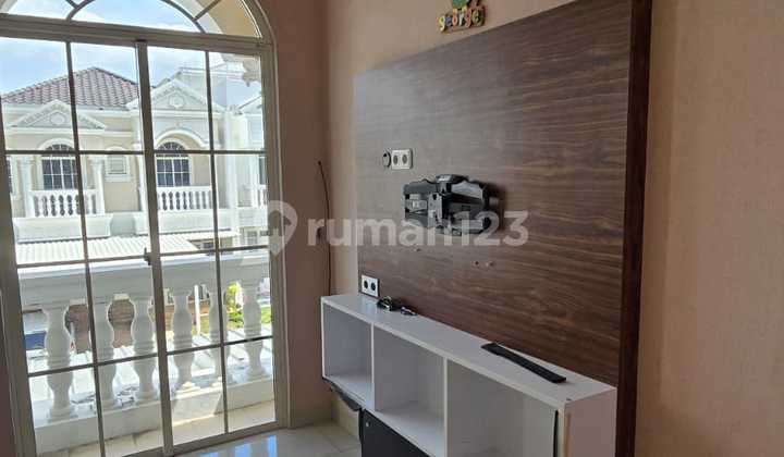 Rumah, 2 Lantai, SHM, di Cipondoh,