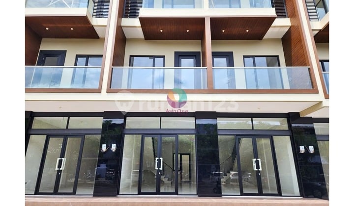 Disewakan Ruko Baru 3 Lantai Raffles Hills Cibubur