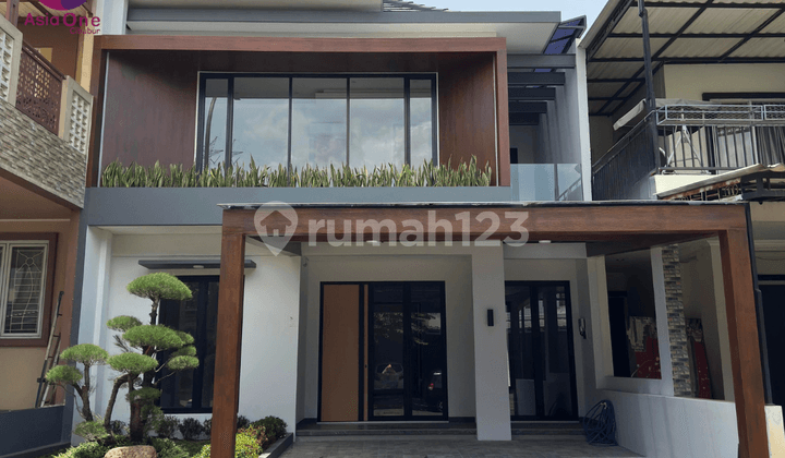 Rumah Mewah Modern Terenovasi SHM Kota Wisata, Bogor
