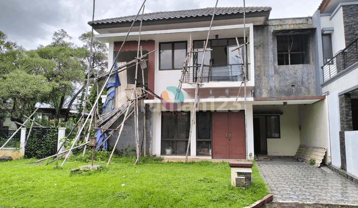 Dijual Cepat Rumah SHM Posisi Hook Depan Taman