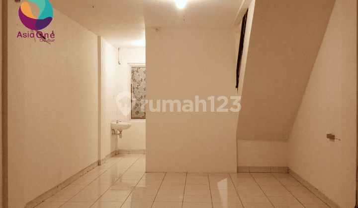 Ruko Rapi Lokasi Paling Ramai di Kota Wisata, Bogor