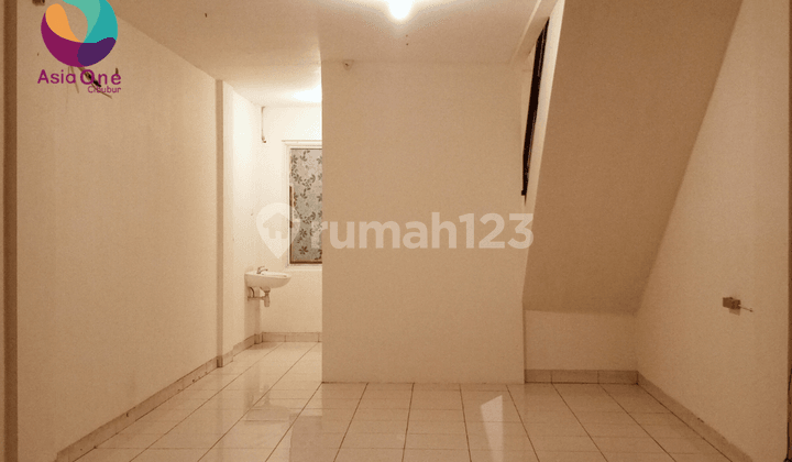 Ruko Rapi Lokasi Paling Ramai di Kota Wisata, Bogor