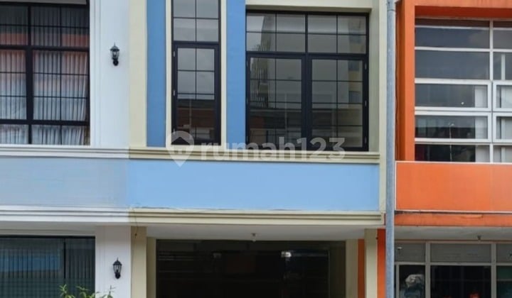Ruko Rapi Lokasi Paling Ramai di Citra Grand, Jakarta Timur