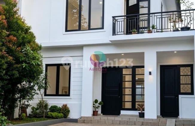 Rumah Cantik Terenovasi Dekat Pintu Toll di Kota Wisata