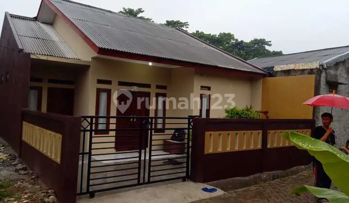 Rumah Hook Nempel Reni Jaya Pamulang Tidak Banjir