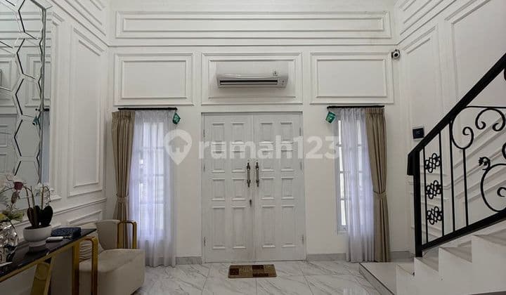 Rumah Megah Jalan Lebar Dekat Pintu Tol Limo