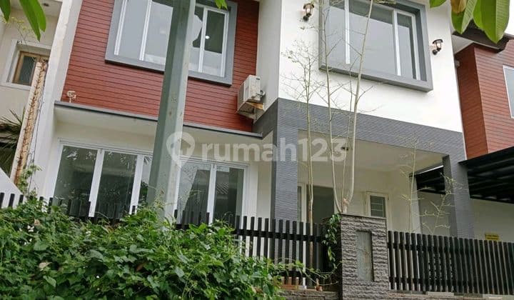 Rumah Tingkat Dalam Komplek Rempoa Jaksel
