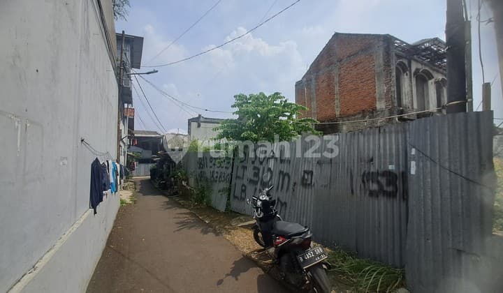 Land with Unfinished Building in West Pejaten, Pasar Minggu