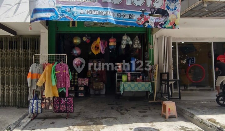 Ruko di Jalan Tentara Pelajar ,Pekiringan, Kesambi, Kota Cirebon, Jawa Barat, Indonesia, 45131, Cirebon Kota 210.0 M² Unfurnished SHM