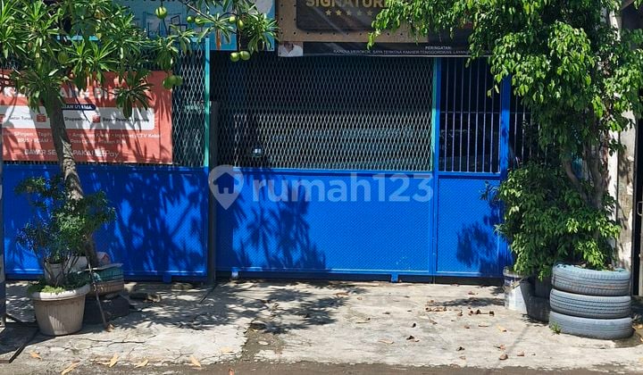 Ruko di Jl. Pronggol no33, Pegambiran, Lemahwungkuk, Kota Cirebon, Jawa Barat, Indonesia, 45113, Lemahwungkuk 90.0 m² Semi Furnished SHM