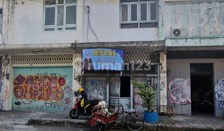Ruko di Jl. Pekalipan No. 46, Pekalipan, Pekalipan, Kota Cirebon, Jawa Barat, Indonesia, 45117, Cirebon Kota 135.0 m² Unfurnished SHM