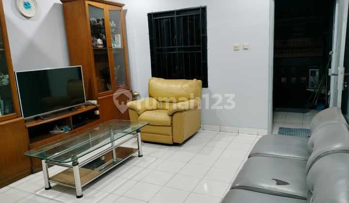 Ruko Strategis 3 Lantai Cengkareng Barat 4x24 SHM Semi Furnished