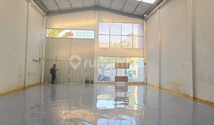 Warehouse for Sale and Rent, Cheap Location in Pegadungan Kalideres, West Jakarta.