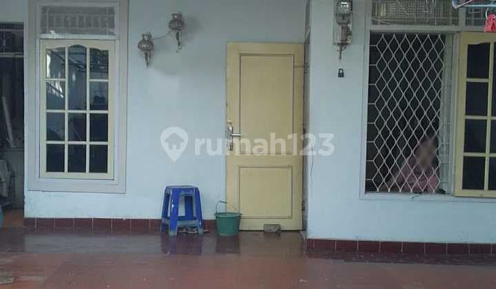 Rumah 1,5 Lantai Dekat Bandara di Duta Taman Bandara, Tangerang