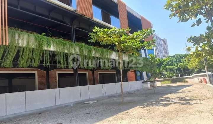 Gedung Baru Lokasi Strategis Cocok Untuk Usaha di Jakarta Selatan