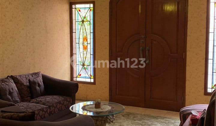 Rumah Mewah di Modernland Tangerang Kota