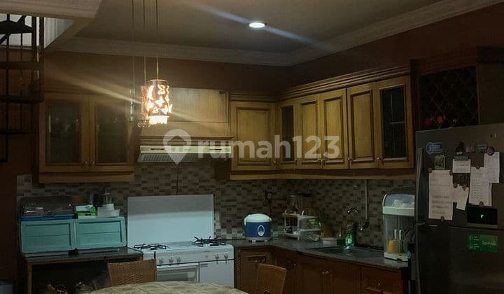 Rumah Mewah SHM di Perumahan Modernland, Tangerang