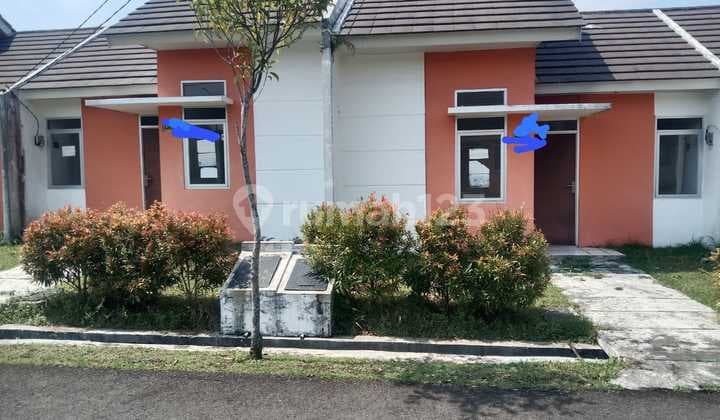 Rumah Gandeng Jual Murah Lokasi di Citra Madja