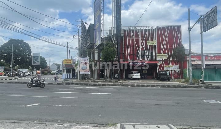 Kaliurang Street Business Building in Jogja for Rent