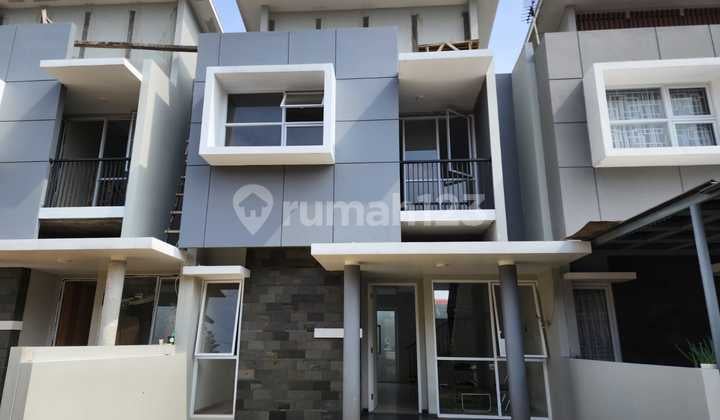 New 2-Storey House Near Kukusan Toll Gate, Depok.